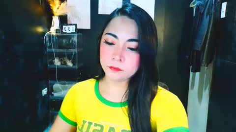 Snapshot of asian_evelyn chatting on March 23, 11:14 am evelyn online show from March 23, 11:14 am