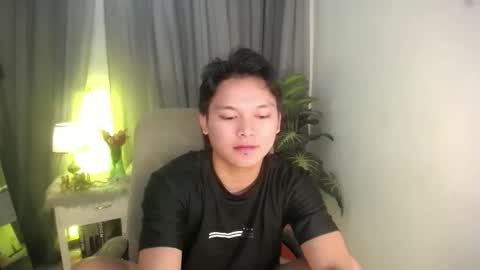 asian_handsomexx online show from November 24, 7:19 am