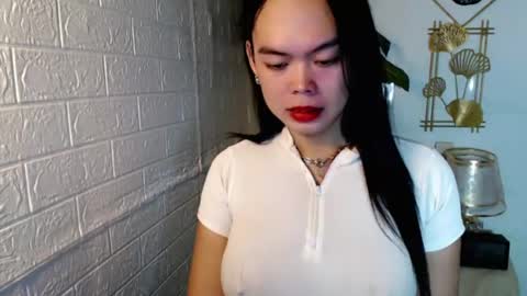 Snapshot of asian_pretty143 chatting on June 24, 7:07 am asian_pretty143 online show from June 24, 7:07 am