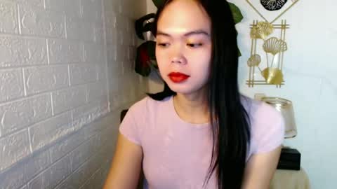 Snapshot of asian_pretty143 chatting on July 9, 6:17 am asian_pretty143 online show from July 9, 6:17 am