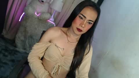 asian_ulysses online show from April 28, 12:21 pm