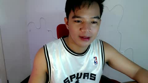 Snapshot of asianash18 chatting on June 19, 9:40 pm ASH online show from June 19, 9:40 pm