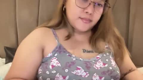 Curvy online show from May 15, 1:51 pm
