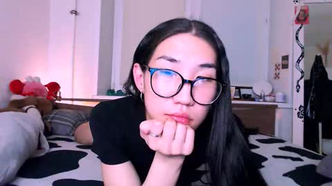 asiancvnt online show from February 10, 8:13 pm