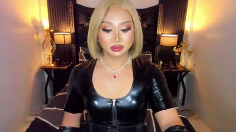 asianhugecockzabrina online show from June 15, 8:05 am