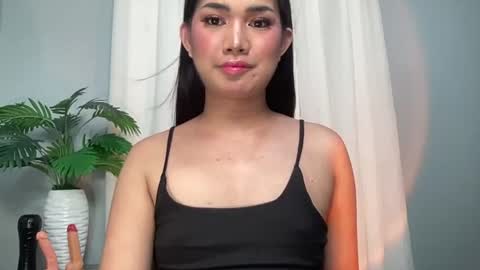 Lily online show from June 26, 10:52 am