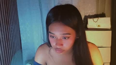 Snapshot of asiantreasures chatting on June 19, 2:16 am kisses online show from June 19, 2:16 am