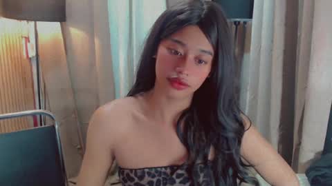 Snapshot of asiantreasures chatting on July 23, 1:09 pm kisses online show from July 23, 1:09 pm
