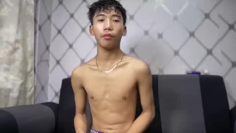 asiantwink0901 online show from April 12, 6:29 am