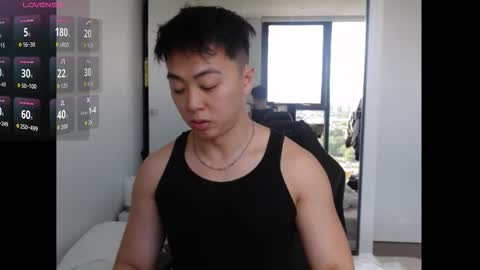 asiantwink online show from November 10, 5:39 am