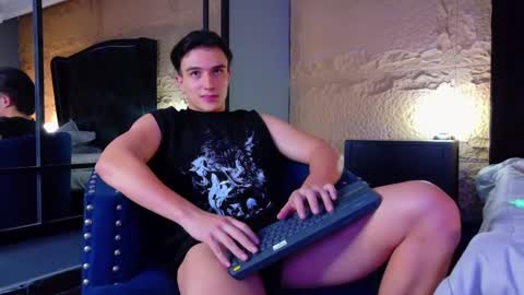 Snapshot of aslanfox_ chatting on June 5, 6:52 am Aslan online show from June 5, 6:52 am
