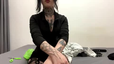 Snapshot of aslaourdi chatting on April 5, 6:05 pm aslaourdi online show from April 5, 6:05 pm