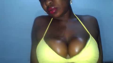 Snapshot of ass_elbonypussy chatting on May 19, 6:31 am ass_elbonypussy online show from May 19, 6:31 am
