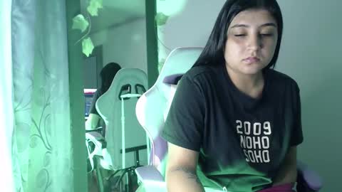 Asshley online show from December 16, 9:58 am