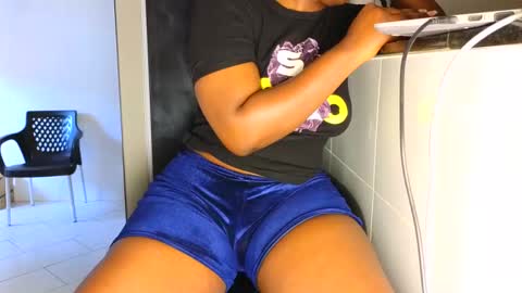 Snapshot of assiology11 chatting on February 7, 7:29 am Assiology online show from February 7, 7:29 am