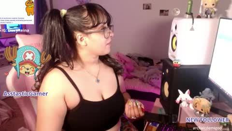 Snapshot of asstasticgamer chatting on April 1, 6:47 am AsstasticGamer online show from April 1, 6:47 am