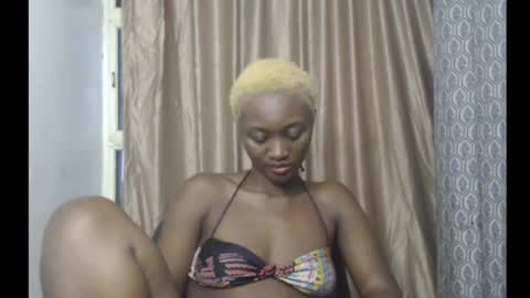 Assy girl25 online show from May 29, 7:06 am