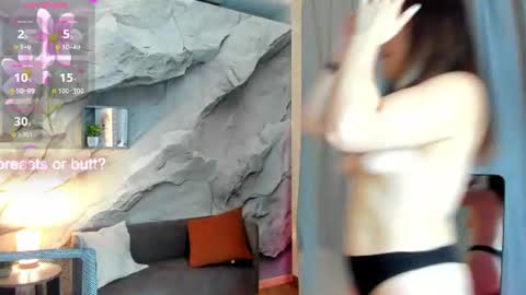 Snapshot of asti_bubbles chatting on June 27, 1:43 am Asti online show from June 27, 1:43 am
