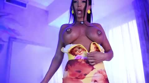 Snapshot of astridvexxx chatting on July 10, 4:06 am astridvexxx online show from July 10, 4:06 am