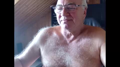 Snapshot of asusandy chatting on March 30, 11:44 am asusandy online show from March 30, 11:44 am