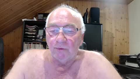 Snapshot of asusandy chatting on June 21, 10:23 pm asusandy online show from June 21, 10:23 pm
