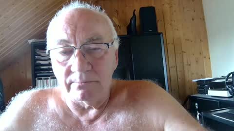 Snapshot of asusandy chatting on June 22, 12:35 pm asusandy online show from June 22, 12:35 pm