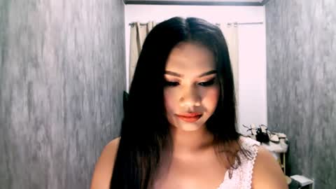 atashakendall online show from April 18, 2:21 pm