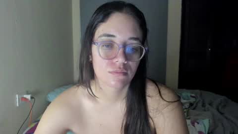 Snapshot of atenas__05 chatting on June 27, 9:25 am atenas online show from June 27, 9:25 am