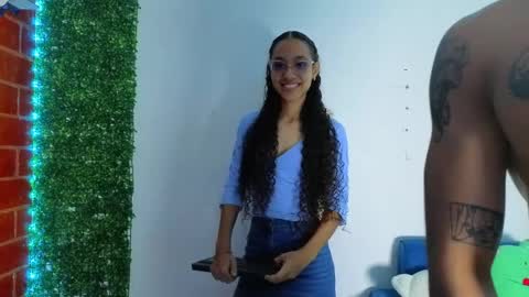 Snapshot of athenea_03 chatting on April 9, 9:04 am Athenea online show from April 9, 9:04 am