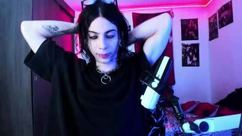 athenauwu online show from October 6, 4:43 am