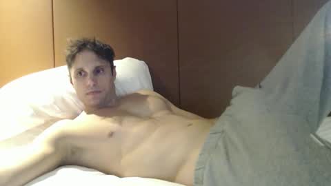 Snapshot of athleteguy55555 chatting on January 5, 9:51 pm tommycb55555 online show from January 5, 9:51 pm