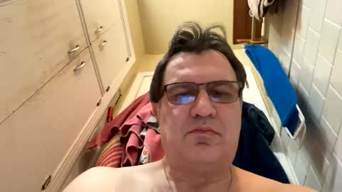 Snapshot of atozzzz chatting on March 11, 2:28 am atozzzz online show from March 11, 2:28 am