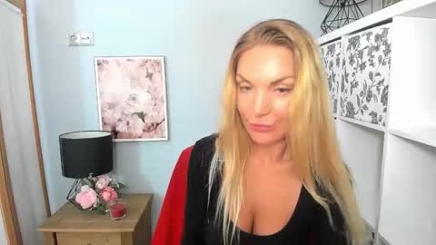 Snapshot of aullorasensual chatting on January 21, 9:13 am AulloraSensual online show from January 21, 9:13 am