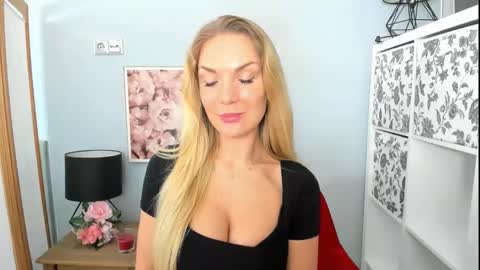 Snapshot of aullorasensual chatting on March 3, 12:05 pm AulloraSensual online show from March 3, 12:05 pm