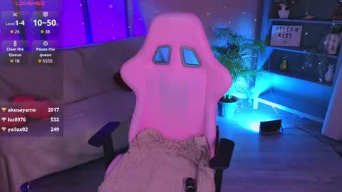 Aura online show from June 22, 3:25 am