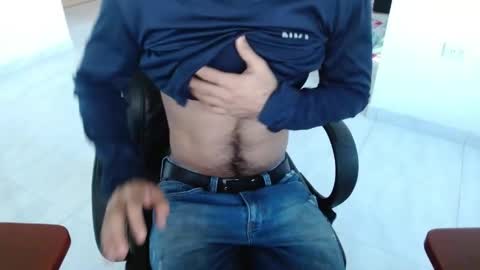 Snapshot of aureliv1 chatting on April 24, 10:01 pm Aureliano online show from April 24, 10:01 pm
