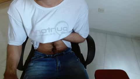 Snapshot of aureliv1 chatting on May 10, 10:04 pm Aureliano online show from May 10, 10:04 pm