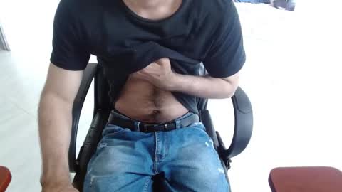 Snapshot of aureliv1 chatting on May 11, 9:45 pm Aureliano online show from May 11, 9:45 pm