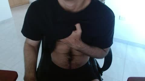 Snapshot of aureliv1 chatting on May 27, 10:29 pm Aureliano online show from May 27, 10:29 pm