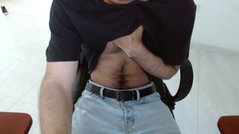 Snapshot of aureliv1 chatting on July 4, 10:27 pm Aureliano online show from July 4, 10:27 pm