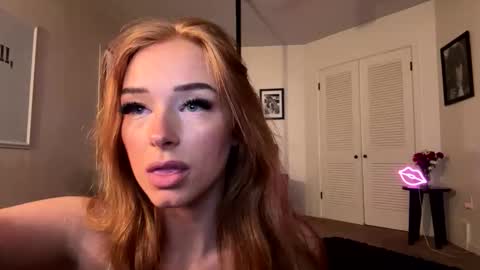 Snapshot of auriamist chatting on March 3, 2:18 am auriamist online show from March 3, 2:18 am