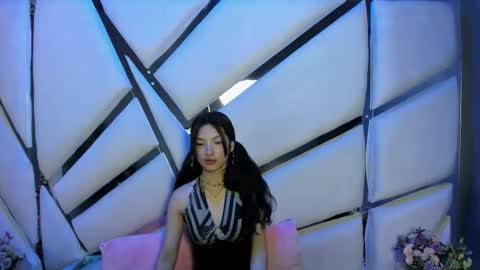 aurora online show from November 10, 3:00 pm