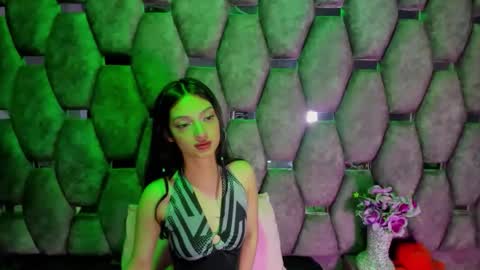 aurora online show from December 3, 2:59 pm