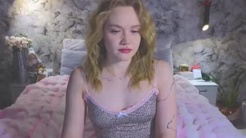 Kate online show from February 21, 5:25 pm