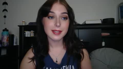 auroralightz1 online show from October 19, 1:17 am