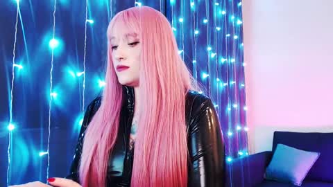 Snapshot of auroraunique chatting on March 5, 1:17 pm Aurora online show from March 5, 1:17 pm