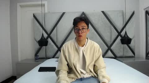 austinreeds online show from October 19, 12:28 pm