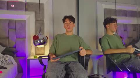 austinreeds online show from March 27, 1:00 pm