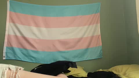 Autumn Loves You online show from March 21, 7:06 pm