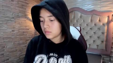              online show from February 3, 4:35 am